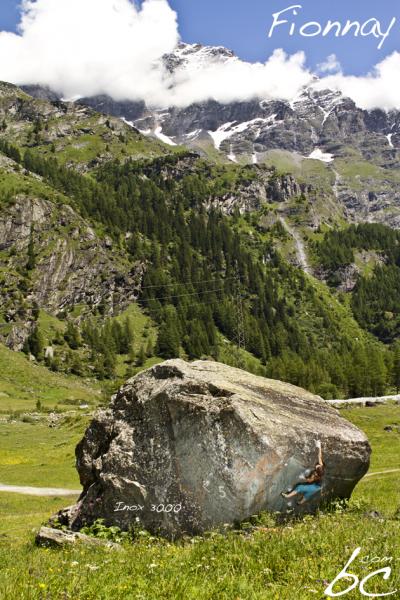 Layla in "Inox 3000"